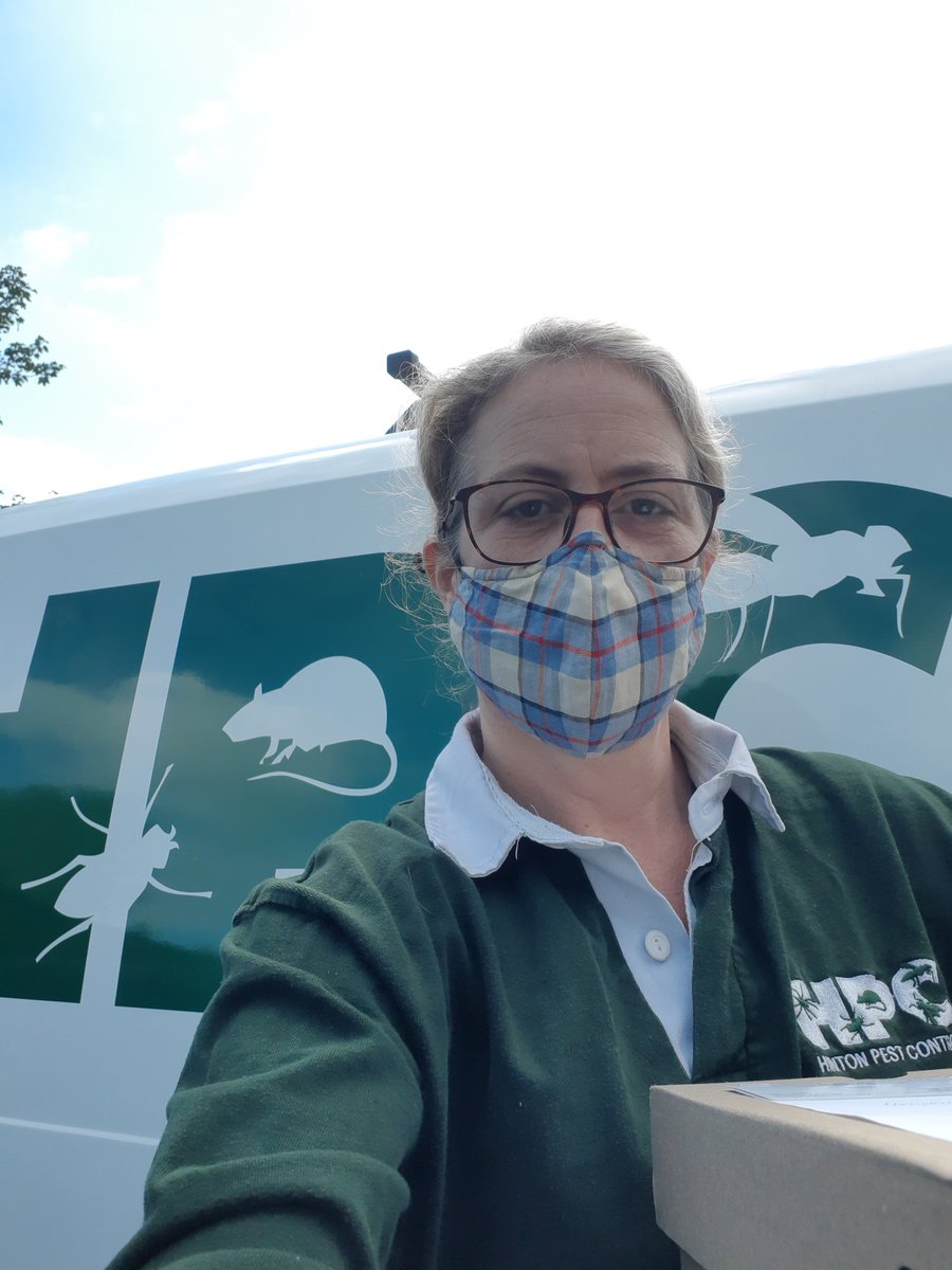 HintonPest's tweet image. What's in the shoebox? A kind resident noticed a small, lethergic hedgehog 🦔 out in daylight, near her home & close to a road. She made the hedgehog safe & we took him off to @wildliferescuer
Fingers crossed for the little hedgehog. #WorcestershireHour #Wildlife #HedgehogHelp
