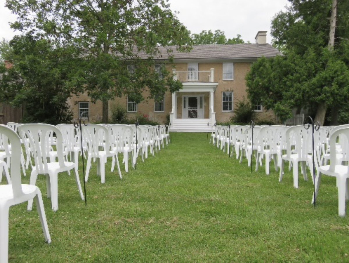 MuseumsBurlON's tweet photo. Planning a special event? Imagine a lovely 4 acre private park setting, conveniently located in Burlington. Get married under the mulberry tree or on the front porch of the 19th century home, with simple rustic elegance as the backdrop. Email robin.hill@burlington.ca for rates. https://t.co/719uCLdHR6