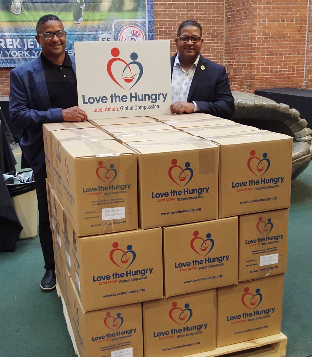 MLB teams across the country honored Roberto Clemente for his contributions on and off the field. Love the Hungry recently partnered with the Louisville Slugger Museum & Factory and the Clemente family to deliver fortified Nutri-Plenty ® meals to the Food Bank of Puerto Rico.