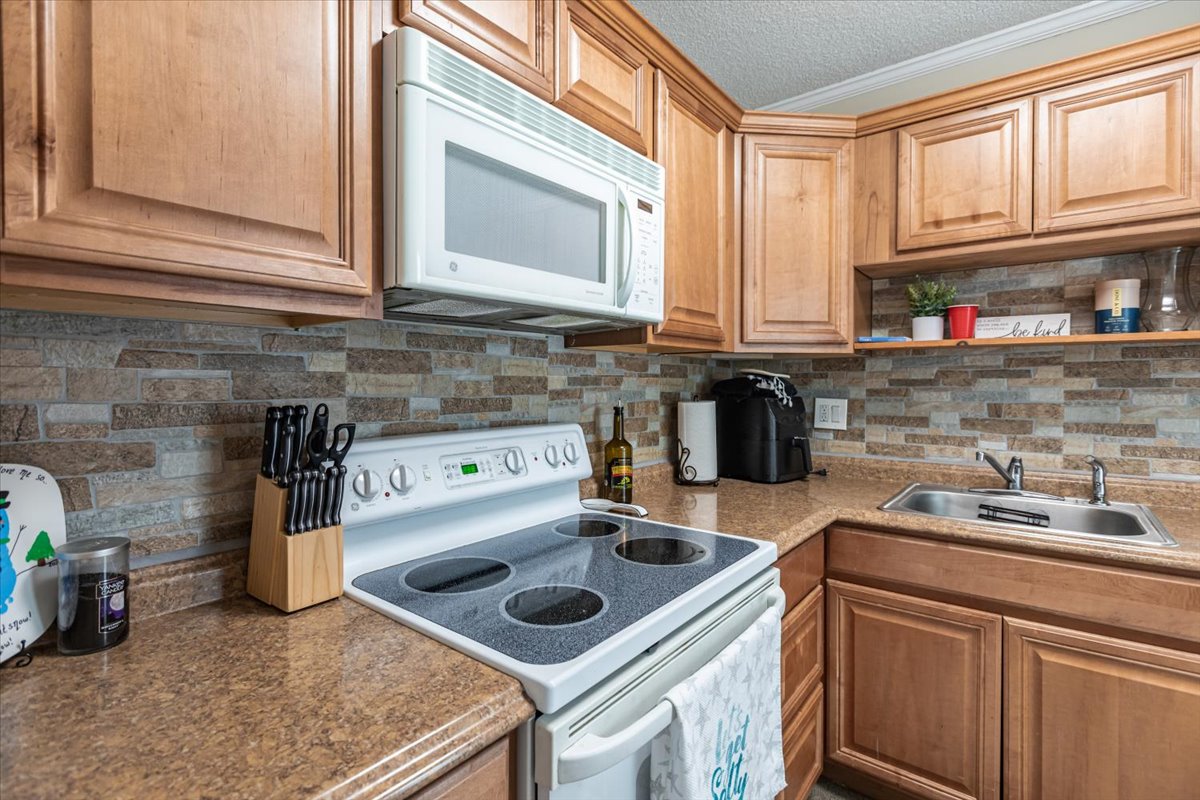 RaquelColp's tweet image. One Bedroom For Sale in Fort Lauderdale - Walking distance to the beach 😎 - mailchi.mp/axispremierere…