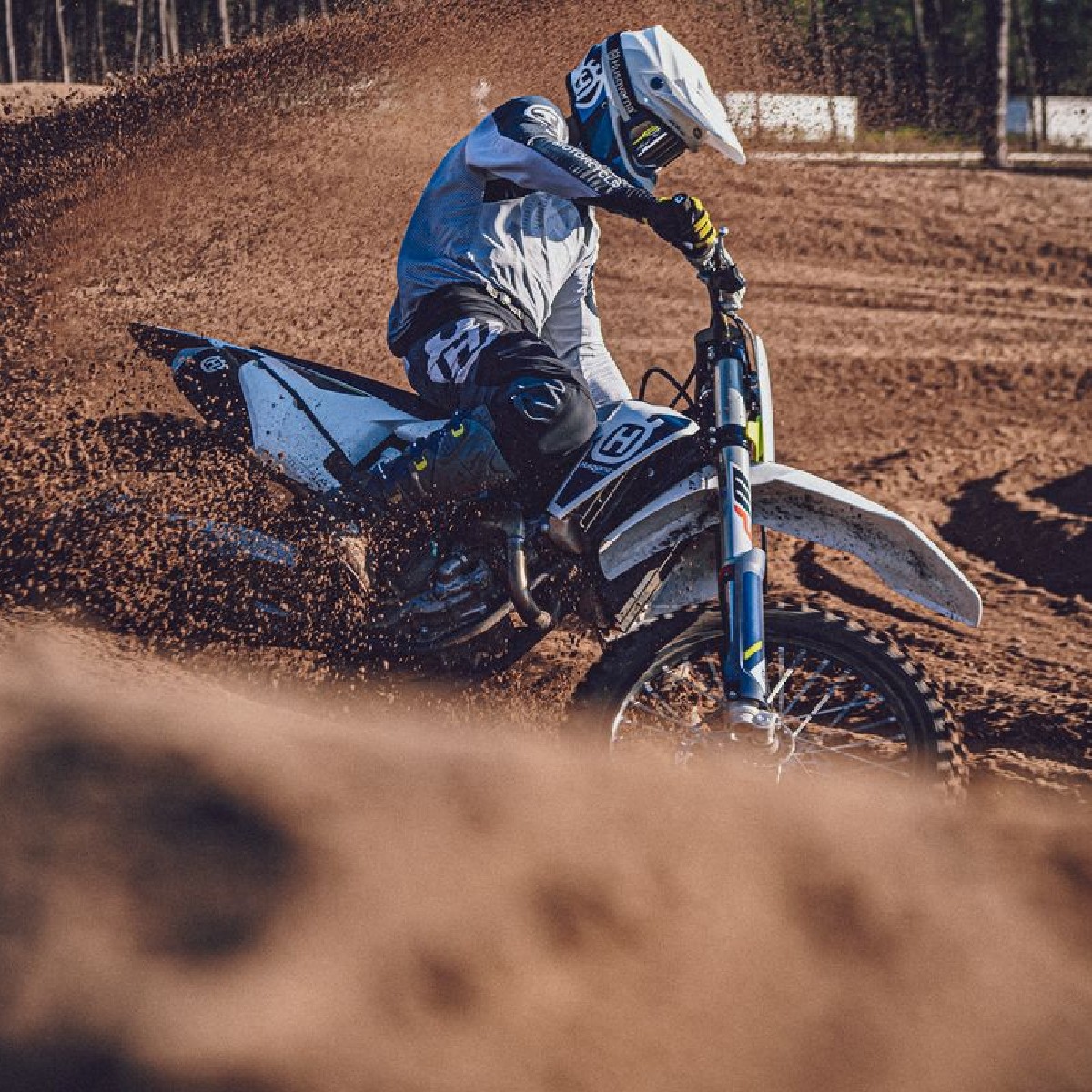 HQV_MotoUK's tweet photo. Making the most of our super-capable, lightweight FC 350 - scrubbing every jump, railing every berm! To find out more and reserve your MY22 model head to https://t.co/0WjCr1w9KR
#HusqvarnaMotorcycles #RideHusky #GoRide #FC350 #Motocross https://t.co/i7a2fcYVd8