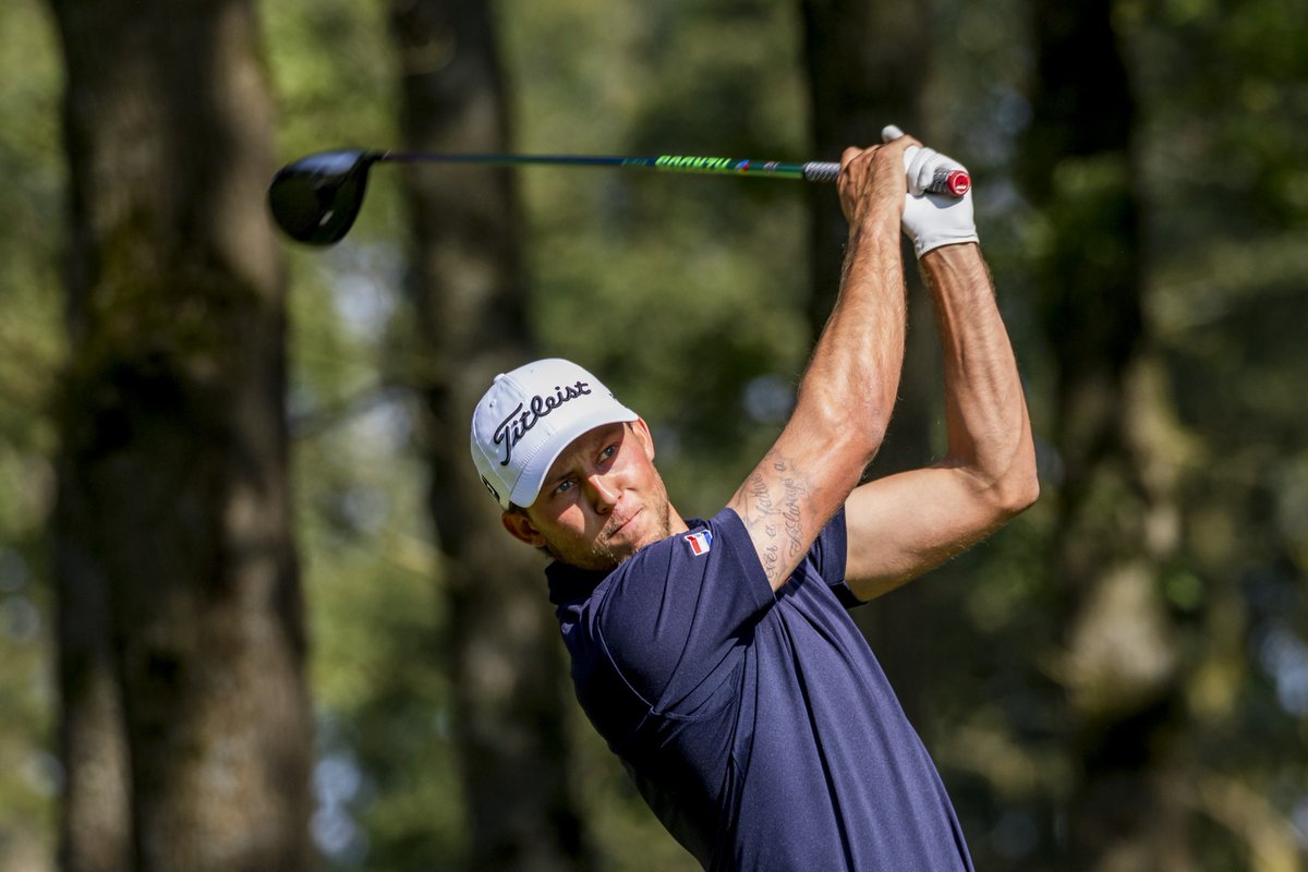 Helaas een dubbel-bogey ter afsluiting voor Dario Antonisse (<a href="/Darioo_a/">Dario Antonisse</a>). En dat terwijl de amateur, die later dit jaar pro wordt, zo goed onderweg was. Hij neemt genoegen met een level par 72 #DutchOpen2021 #golfnl 
Scores➡️europeantour.com/european-tour/…