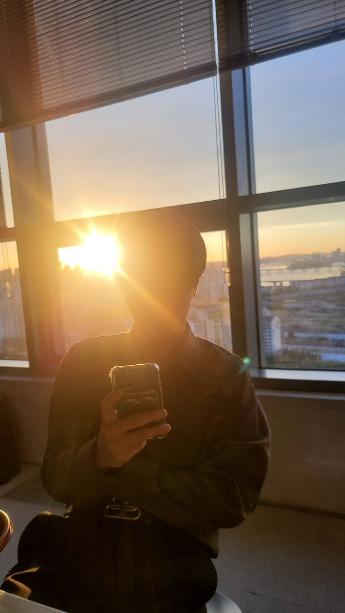 😎🌇 (Photo by jungwon) #ENHYPEN #JAY #SUNSET