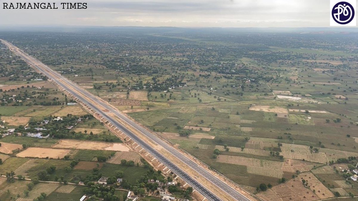 RajmangalTimes_'s tweet photo. Union Road & Transport Minister Nitin Gadkari conducts aerial survey of the Delhi-Mumbai expressway. He had inspected the express highway, this morning in Sohna, Haryana.
#transportminister #transport #delhi #mumbai #highway #minister #unionroad #haryana #rajmangaltimes https://t.co/bWtHqu0wii