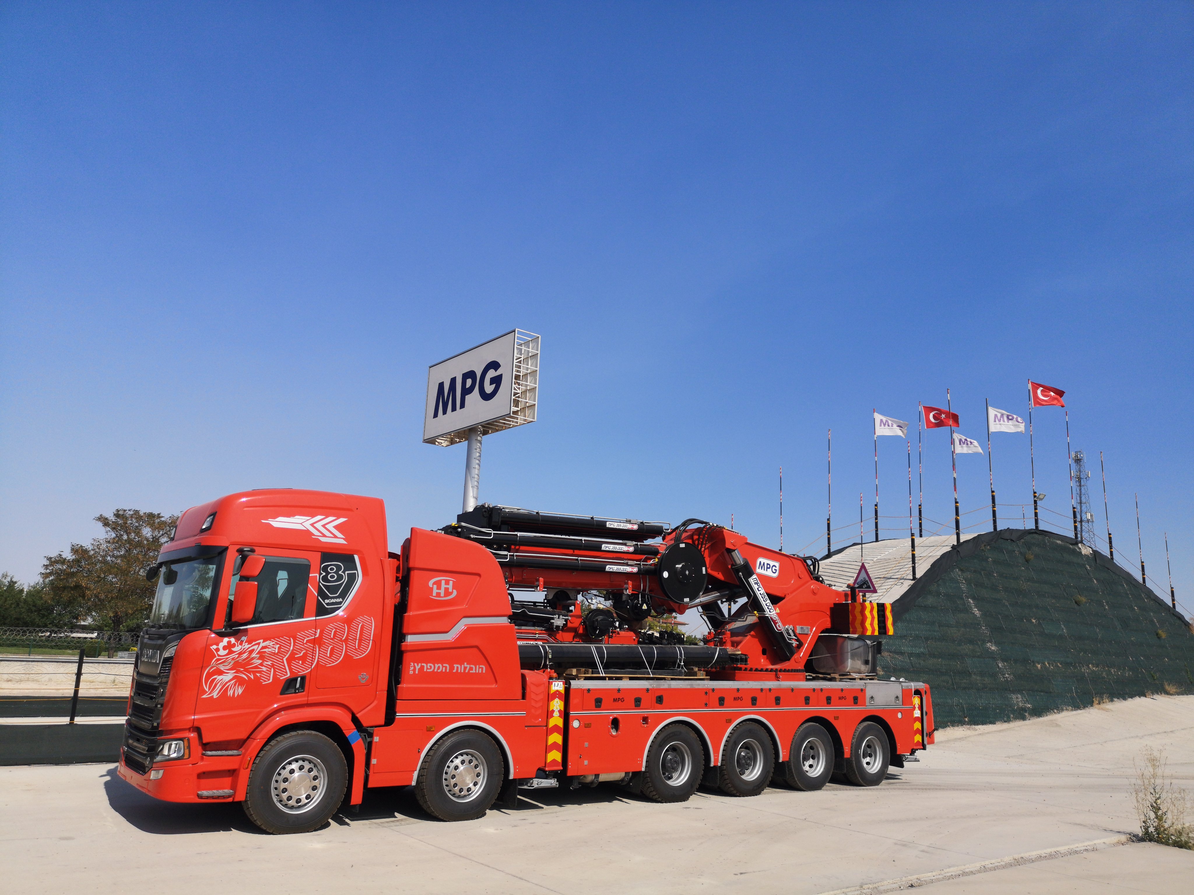 MPG A.Ş. (MPG Inc.) on Twitter: "Hovalot Hamifrats strengthens its fleet with 2 new branded cranes. Hovalot Hamifrats filosunu 2 adet yeni MPG vinci ile güçlendirdi. #crane #kran #grúa #scaniatrucks #