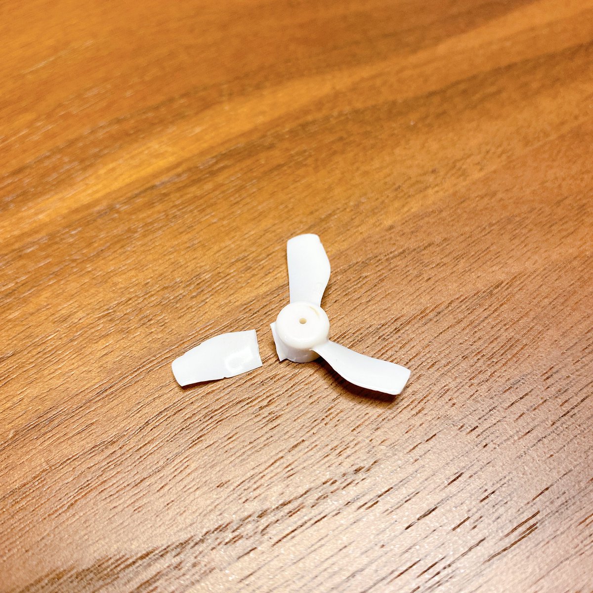 プロペラが一撃でポキリ、、、

ごめんよ、、、