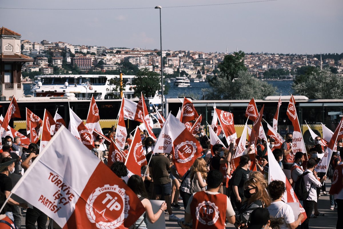 Aydınlık günler için herkese 
günaydın,
rojbaş,
kalimera,
pari luys,
sabah el hayr!

Yobaz Ali'ye yok.