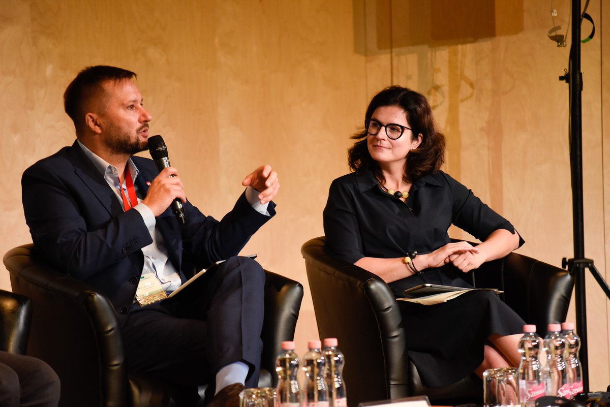 Sharing power w/ citizens is important, but civic education is real empowerement, &amp; must come first so that paricipation becomes more meaningful  - #Gdansk Mayor <a href="/Dulkiewicz_A/">Aleksandra Dulkiewicz</a> in conversation w <a href="/annalisaboni2/">Anna Lisa Boni</a> <a href="/ttomasevichr/">Tomislav Tomašević</a> <a href="/matusvallo/">Matus Vallo</a> <a href="/ttomasevichr/">Tomislav Tomašević</a> <a href="/nancysoderberg/">Nancy Soderberg</a>
 #BudapestForum