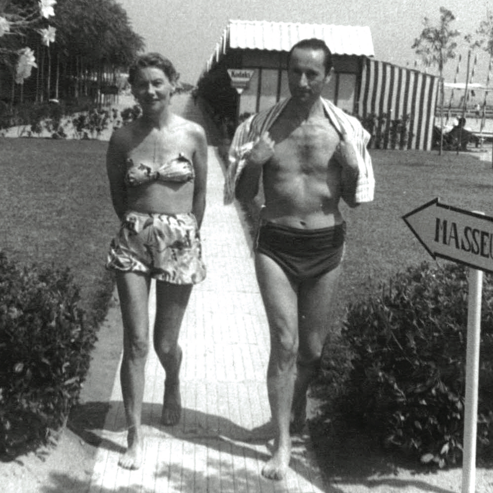 halasbatchelor's tweet photo. It’s #ThrowbackThursday and you can almost feel the warm #sunshine in this photograph of #JoyBatchelor and #JohnHalas taken in #Venice in 1956
-
#BritishAnimation #Animation #HalasandBatchelor #BritishAnimation #HistoryofAnimation #AnimationHistory #FilmHistory #historyoffilm https://t.co/M9YO8UuLlK