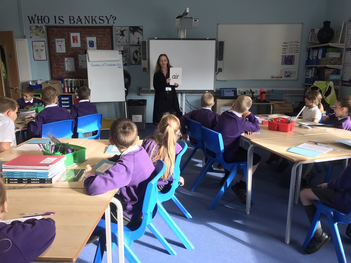 OJA_Brumby's tweet photo. Fantastic learning behaviours in phonics this morning. We love our Read Write Inc sessions #phonics #soundtalk https://t.co/pmgHrJvbge