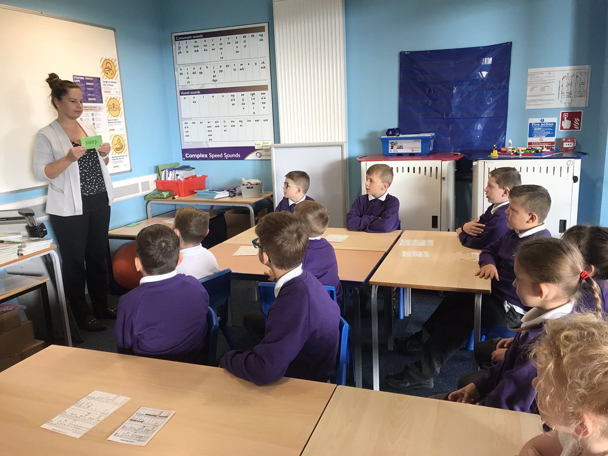 OJA_Brumby's tweet photo. Fantastic learning behaviours in phonics this morning. We love our Read Write Inc sessions #phonics #soundtalk https://t.co/pmgHrJvbge