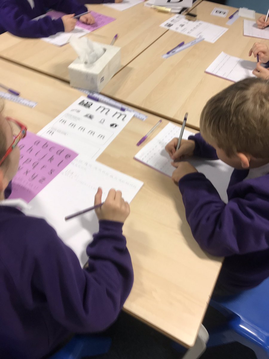 OJA_Brumby's tweet photo. Fantastic learning behaviours in phonics this morning. We love our Read Write Inc sessions #phonics #soundtalk https://t.co/pmgHrJvbge
