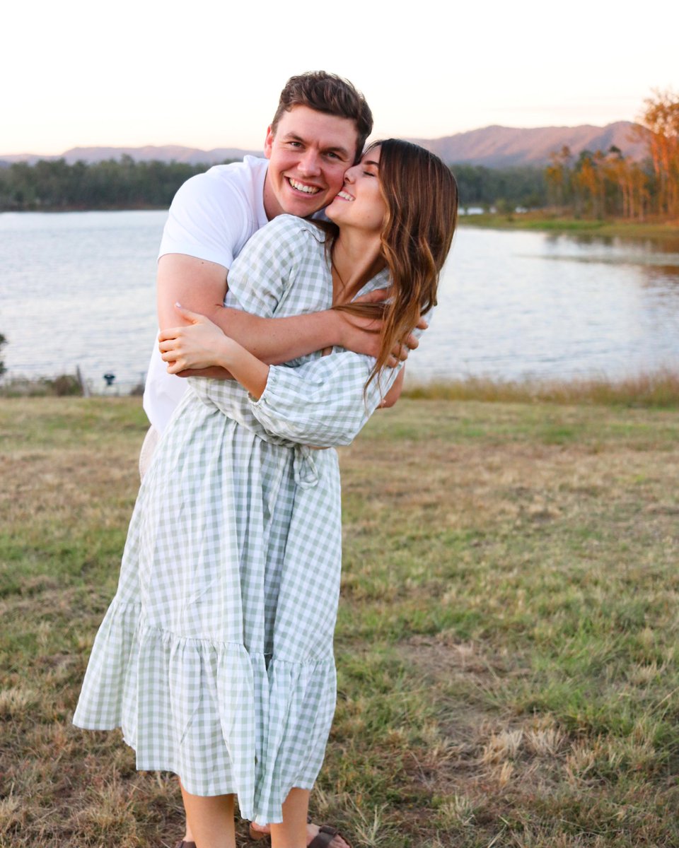 7 years ago, I had no idea I was about to meet someone who would completely change my world.

Happy anniversary sweetheart! 💗