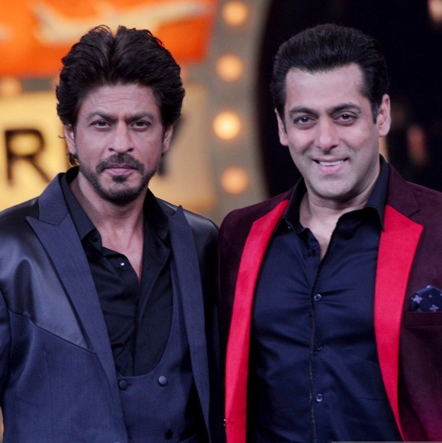 SrkianDas04's tweet photo. Ek Baar Phir Se Prove Ho Gaya. Dost Dost Hota Hai 
Bhai Bhai Hota Hai..

#WeLoveShahRukhKhan https://t.co/ofiC7f5bOh