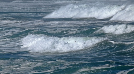 🚩🌊Phénomène de forte houle sur le littoral de l'#Hérault ce jour

Hier 5 personnes ont perdu la vie et 6 interventions de sauvetages ont eu lieu
⚠️Pour votre #sécurité et celle des forces de secours ➡️Baignade interdite❌

👉Soyez prudents et respectez les consignes de sécurité