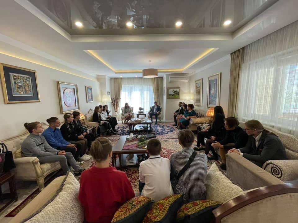 PakinBelarus's tweet photo. On September 15, Ambassador hosted a lunch for the winners of the Regional Choreography Festival-Competition-a dancing group βDetstvoβ, students of the Borisov Creative Centre for Children and Youth.
#pakistaninbelarus https://t.co/s8o3S5agGH