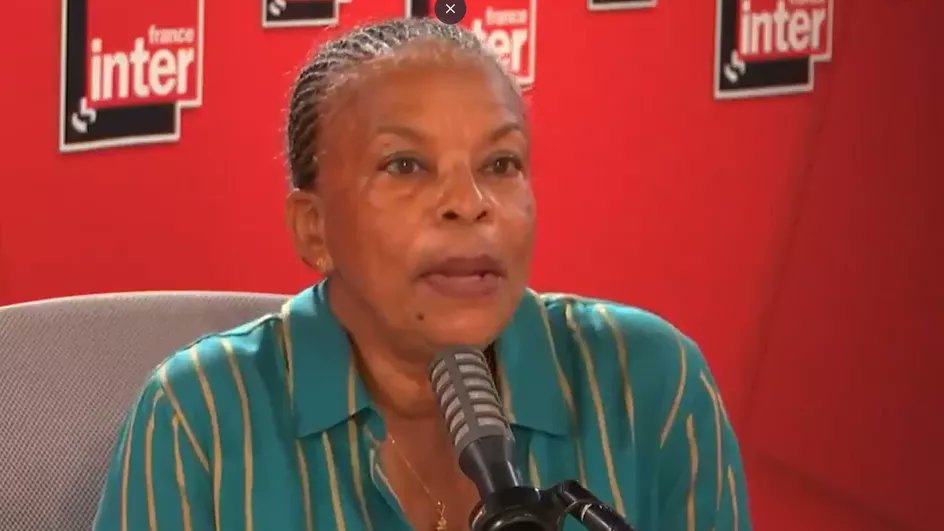 franceinfo's tweet photo. Présidentielle 2022 : Christiane Taubira ne veut pas "contribuer à l'éparpillement, la gauche ne peut pas se permettre de perdre"

https://t.co/7ujkIfIEPL https://t.co/RZMq71dtxR