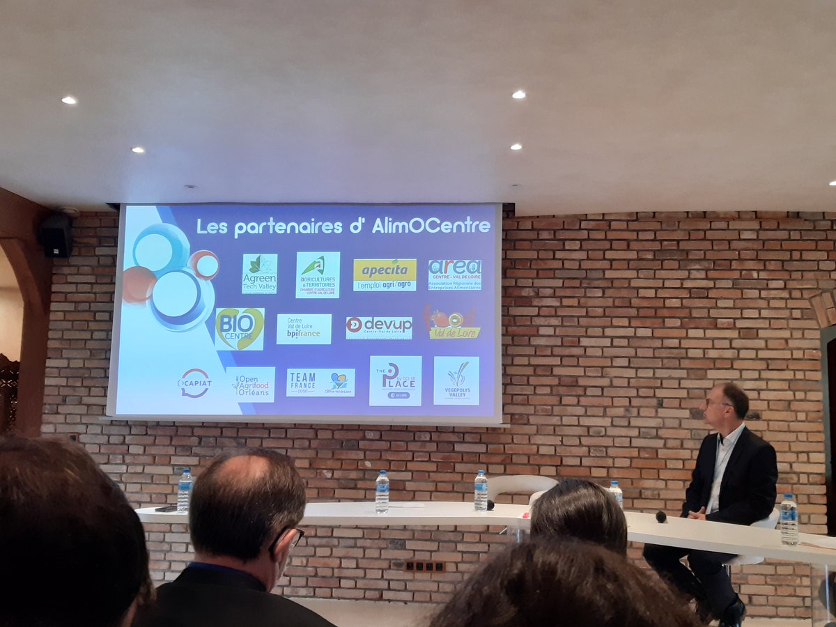 #Partenaire | Présentation officielle de la bannière collective "AlimOCentre" au Forum Régional de l'Alimentaire en présence de notre élu référent <a href="/CCI_41/">CCI Loir-et-Cher</a> Alain Courtois.

#AREA #Agroalimentaire #food #Partenariat #siteweb #ThePlaceByCCI41