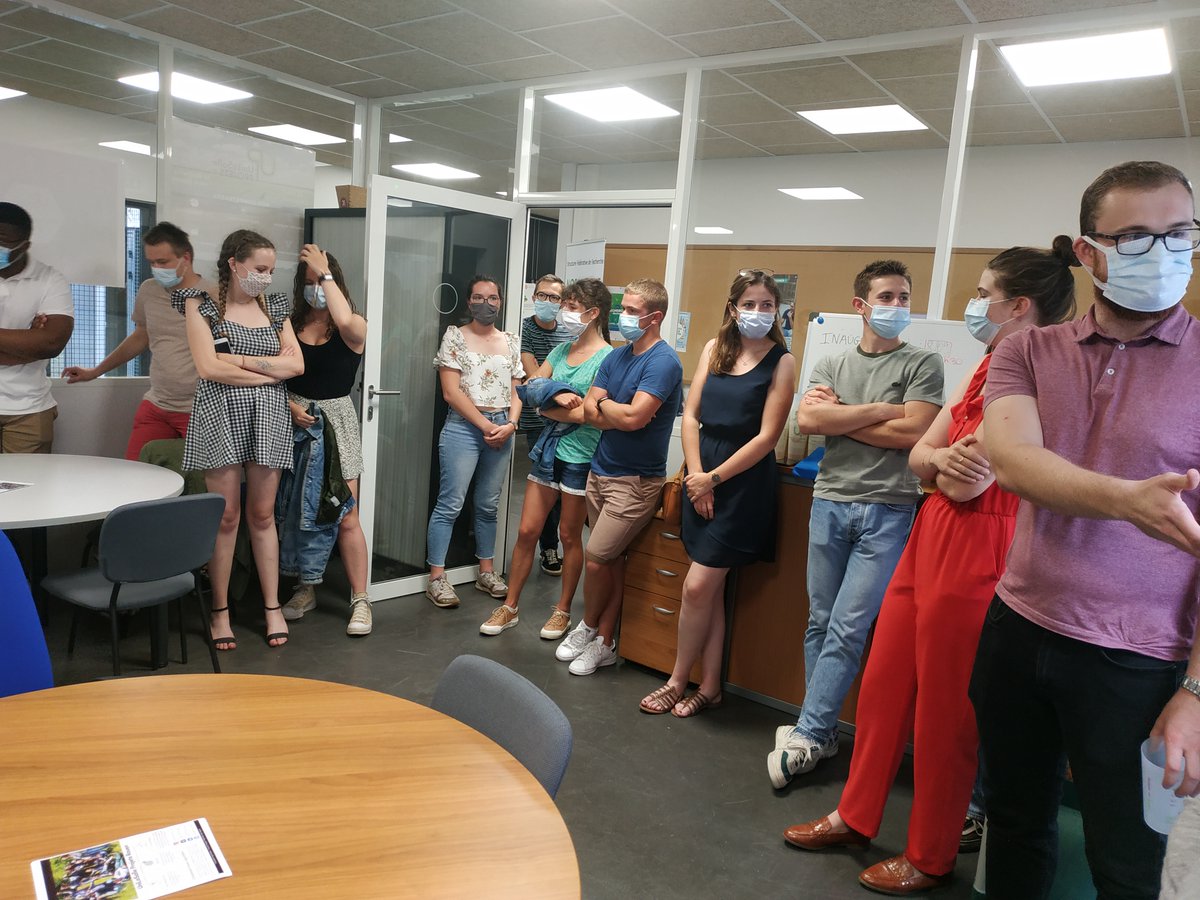 UP_Rouen's tweet photo. Inauguration du local le mercredi 8 septembre ! Merci à tous d'être venus ! 
#inauguration #unilasallerouen #apero #champagne #presentation https://t.co/TZzsGpqq2p