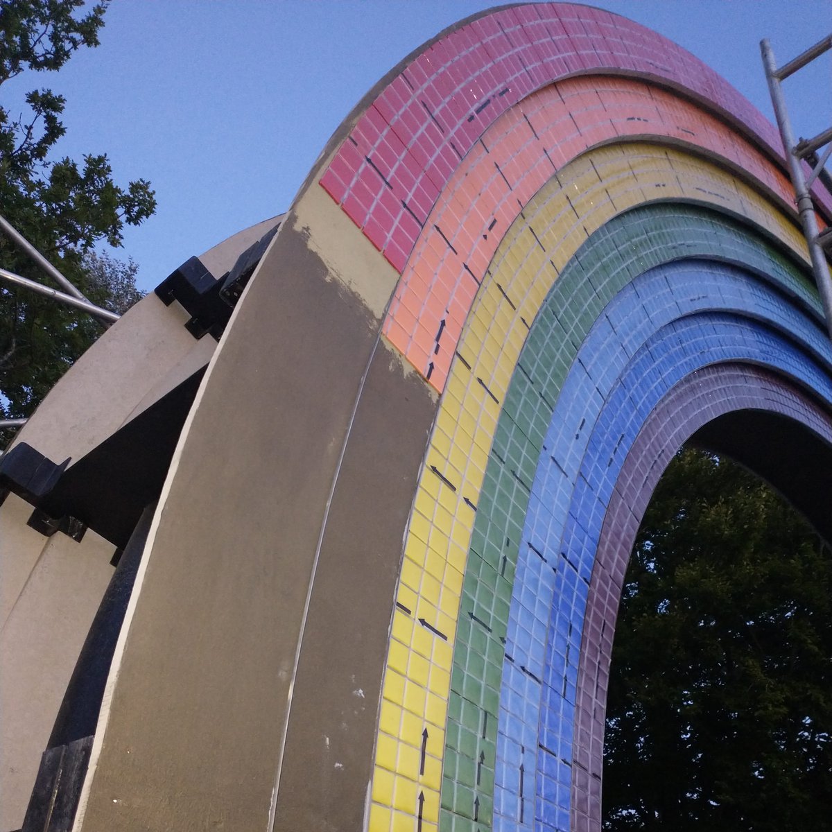 Don't miss out on the chance to be part of Nightingale's Rainbow - dedicate one of our Rainbow Tiles to a loved one or someone who has supported your loved ones at nightingalesrainbow.org.uk #ProudofBucks #saythankyou @fnhospice @BucksHealthcare