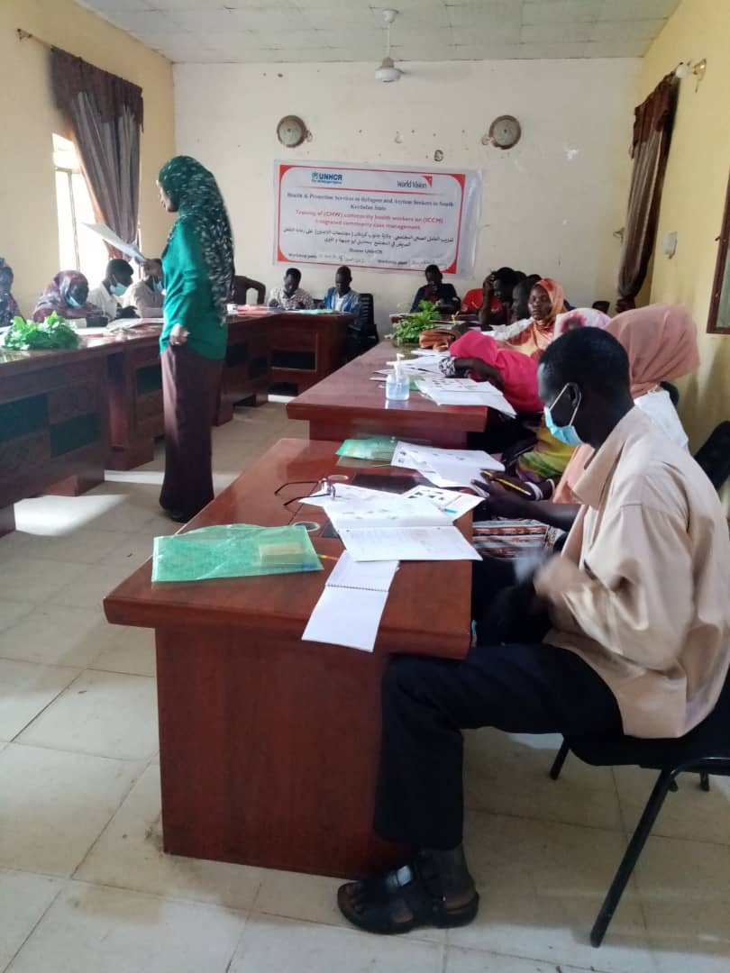 Kajirwa's tweet photo. Empowering community volunteers is key in ensuring public health🦠🩺in refugee settlements.
This week @UNHCRinSudan supported @WorldVisionSud1 to provide Integrated Community Case Management training to 24 #Refugees community health volunteers in Abu Jubayhah, South Kordofan🇸🇩 https://t.co/xNn8kWQlKB