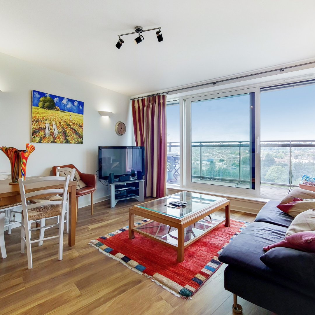 TO LET property in #Wandsworth 🌟

Introducing to the market this superbly situated apartment in the landmark Argento Tower

2 bed | 2 baths | Wooden floors | Private Balcony | Park-Side Views

Don't miss your chance➡️ tinyurl.com/a568utcr

#rentproperty #onthemarket