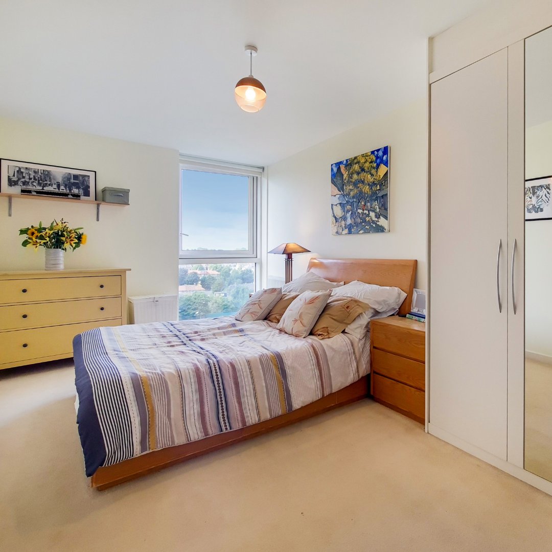 squarespaceprop's tweet photo. TO LET property in #Wandsworth 🌟

Introducing to the market this superbly situated apartment in the landmark Argento Tower

2 bed | 2 baths | Wooden floors | Private Balcony | Park-Side Views

Don't miss your chance➡️ https://t.co/UiR0Bhdkki

#rentproperty #onthemarket https://t.co/e7PMyIV0vm