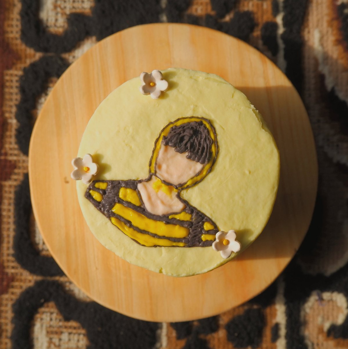 euunhwii's tweet photo. Happy HYUN SOO Day 🎂
Finally my cake is done 😭 it's my first time drawing on a cake (don't bite me if it's bad)

#장현수 #JangHyunSoo
#HBD_HYUNSOO #해피현수데이
#장현수_스무살로_곶감 https://t.co/5NzMQeciOd