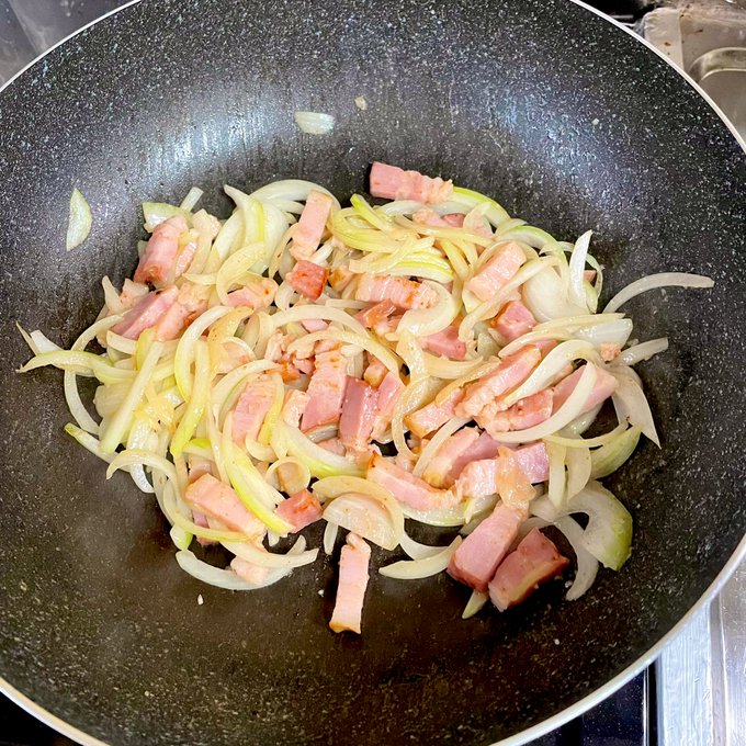 ベーコンとアボカドのクリームスパゲティです🍝🥑🥓 