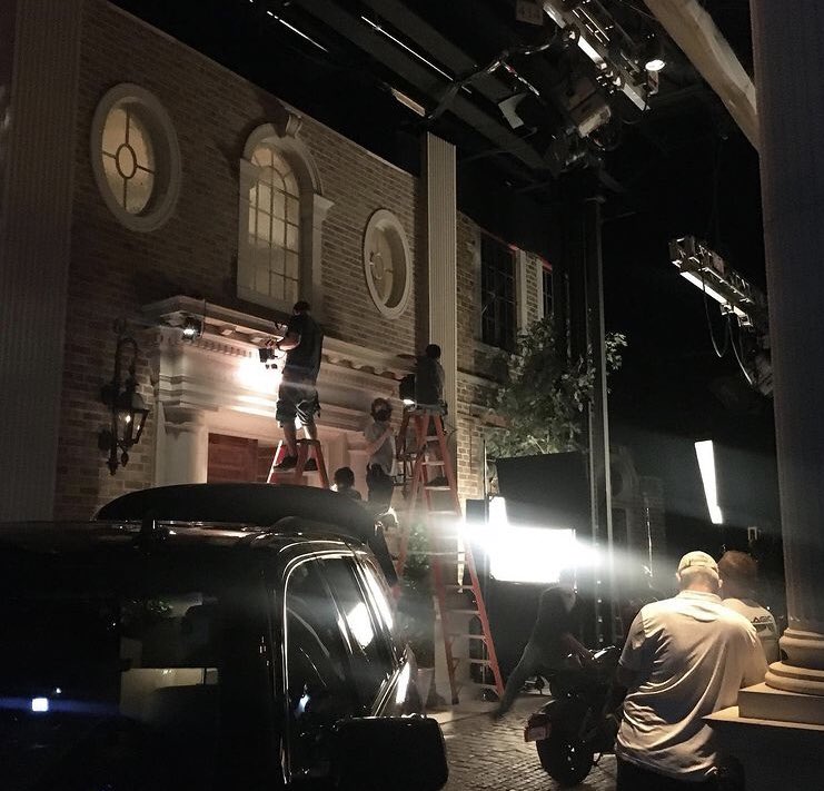 infodynasty_'s tweet image. 🚨Novas fotos dos bastidores do episódio que vai ao ar essa semana! 
#Dynasty #DynastyS4