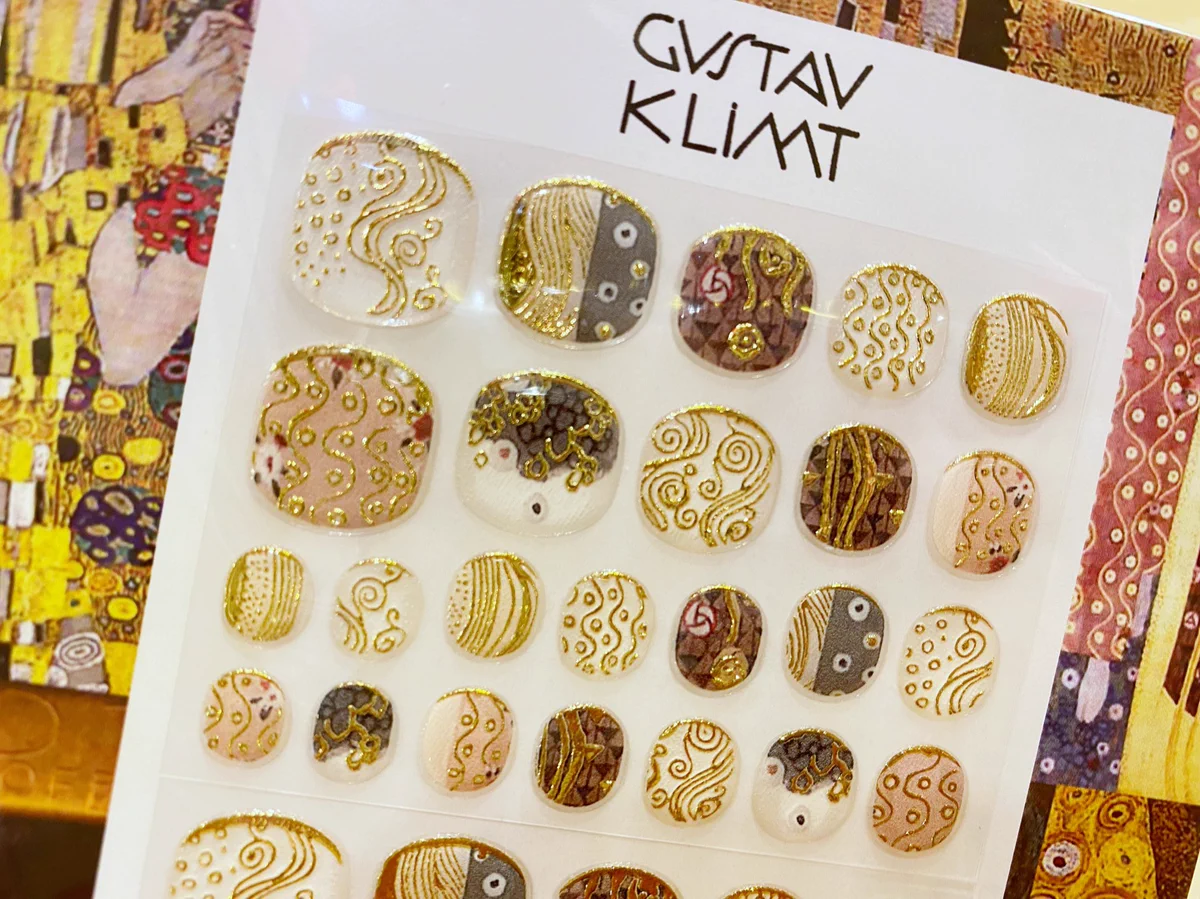 指先でアートを楽しもう！クリムやゴッホの世界がネイルシールとなって登場！