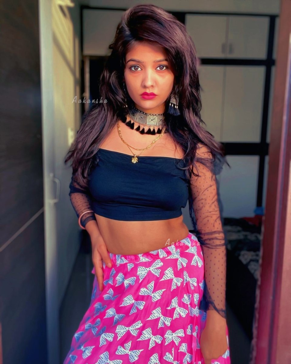 AakanshaTweets's tweet photo. Me Before Instagram / After Instagram 😅😂💙💙❤️

#AakanshaTweets #beauty #style #BoycottBollywood https://t.co/ZCu2kZbZZt
