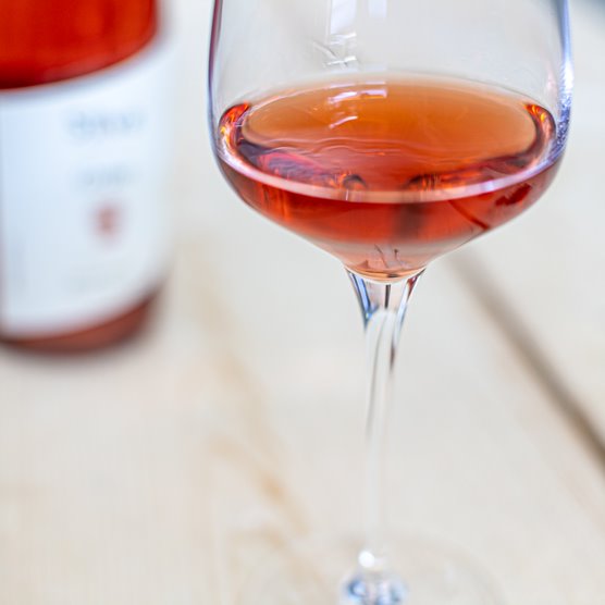 CorelliWines's tweet photo. Check out our visual tasting notes for the amazing Grifos Rosé from Silva Daskalaki🍇😃 https://t.co/9KmWz6OSCA https://t.co/sYT6QNbIVL