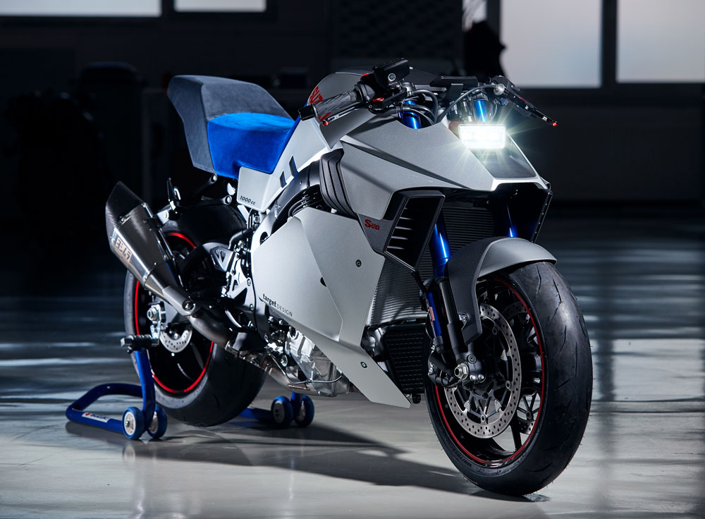 Foca ただ本当にターゲットデザインのものだとしても 初代カタナを実質的にデザイン したと言われるジャン フェルストロームは関わっていないんじゃないかと思う フェルストロームは1984年にターゲットデザイン を辞めている T Co Sueqsf9oue