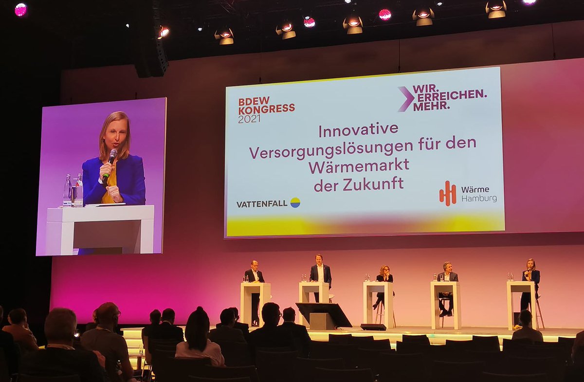 bdew_ev's tweet image. Wie sehen innovative Versorgungslösungen für den #Wärmemarkt der Zukunft aus? Und wie können wir die #Kunden bestmöglich mitnehmen? Darüber haben Jens Hanke, Christian Heine, Dania Röpke und Tanja Wielgoß auf dem #bdewk21 diskutiert.