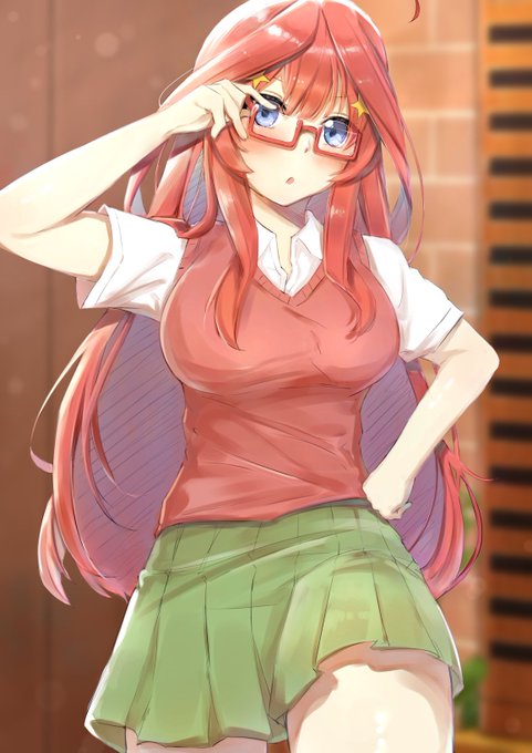 ⭐ Itsuki Nakano ⭐さんがTwitterに投稿した中野五月(五等分の花嫁)のイラスト。