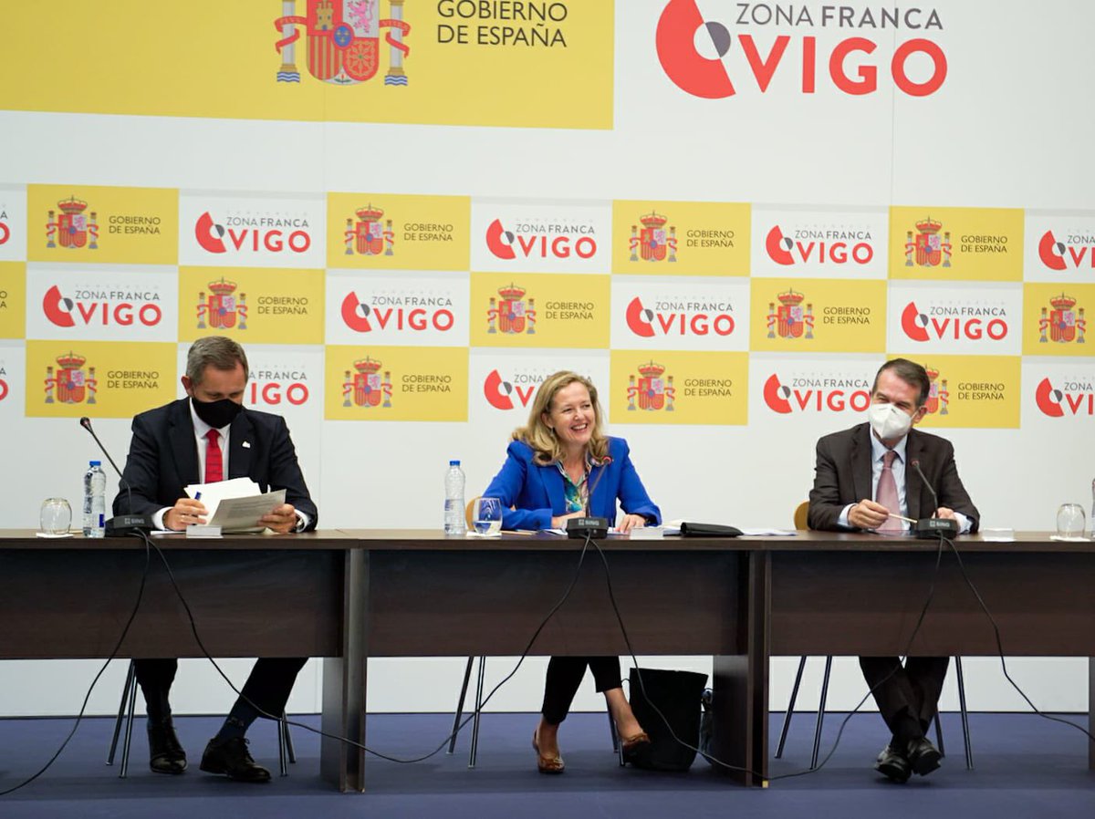 _minecogob's tweet photo. ➡️Comienzo de la jornada en #Vigo de la vicepresidenta @NadiaCalvino en la Feria @MindtechVigo junto @abelcaballero, @carmelasilva, @jose_minones, @maicalarriba, y @regades.
#MindTech21 https://t.co/x5YXX6H4ds