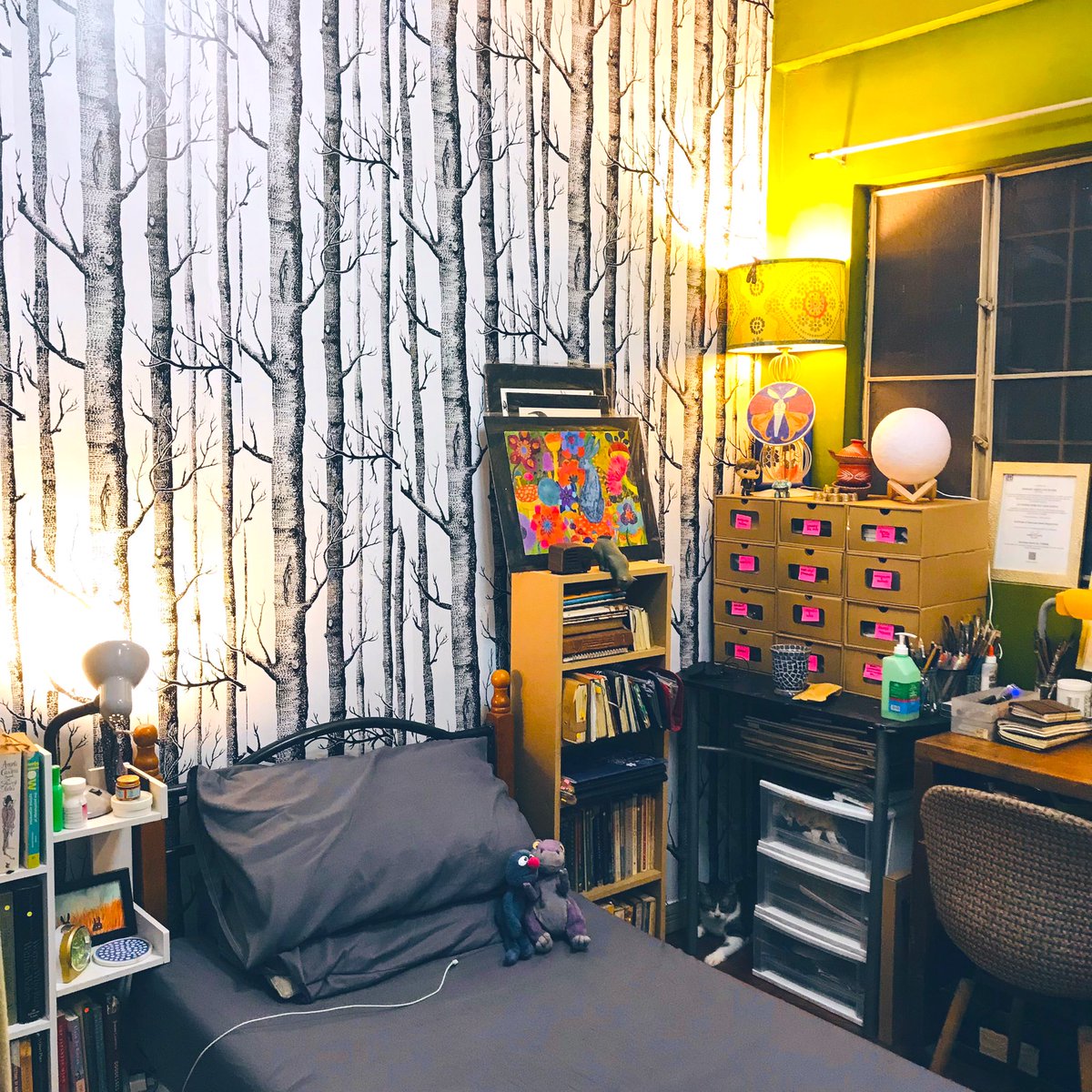 marichitsg's tweet photo. Still a lot to clean and fix but making progress. ๐ช #roommakeover #wip #tinystudio https://t.co/8j9gprRsev