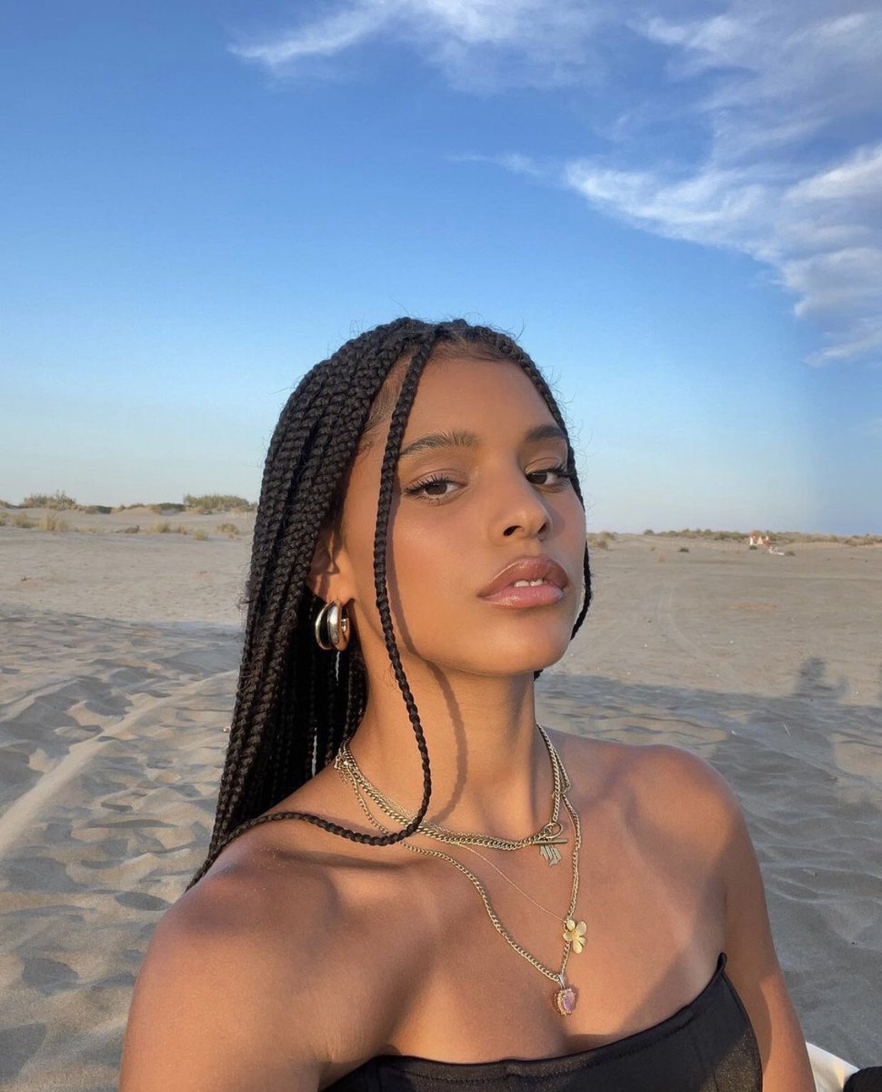 Stunning <a href="/Bastet_vie/">Bastet</a> enjoying the beach ✨ instagram.com/p/CT4NKR3gzQn/…