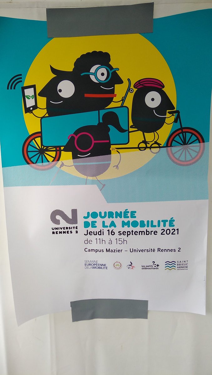 Apdb22's tweet photo. Nous sommes sur le campus Mazier à St brieuc, pour la journée mobilité. Stand pour aider à réparer son vélo et devenir animateurs https://t.co/vE90yrKo4e