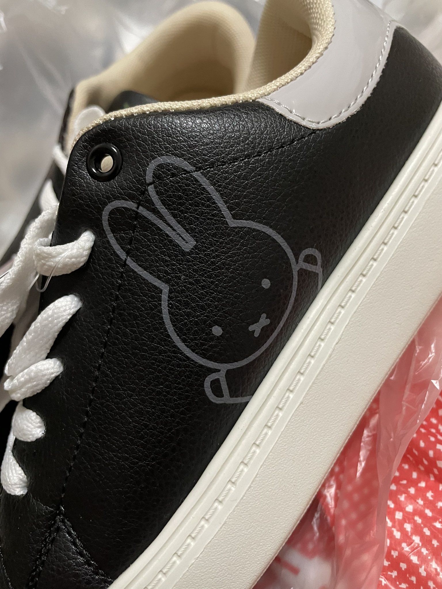 ほま スヌーピーのバケットハットほしくて しまむら行ってきたけどなかったから代わりにミッフィーのスニーカーゲットしてきた 軽いし可愛い T Co Tzq3iixvcf Twitter