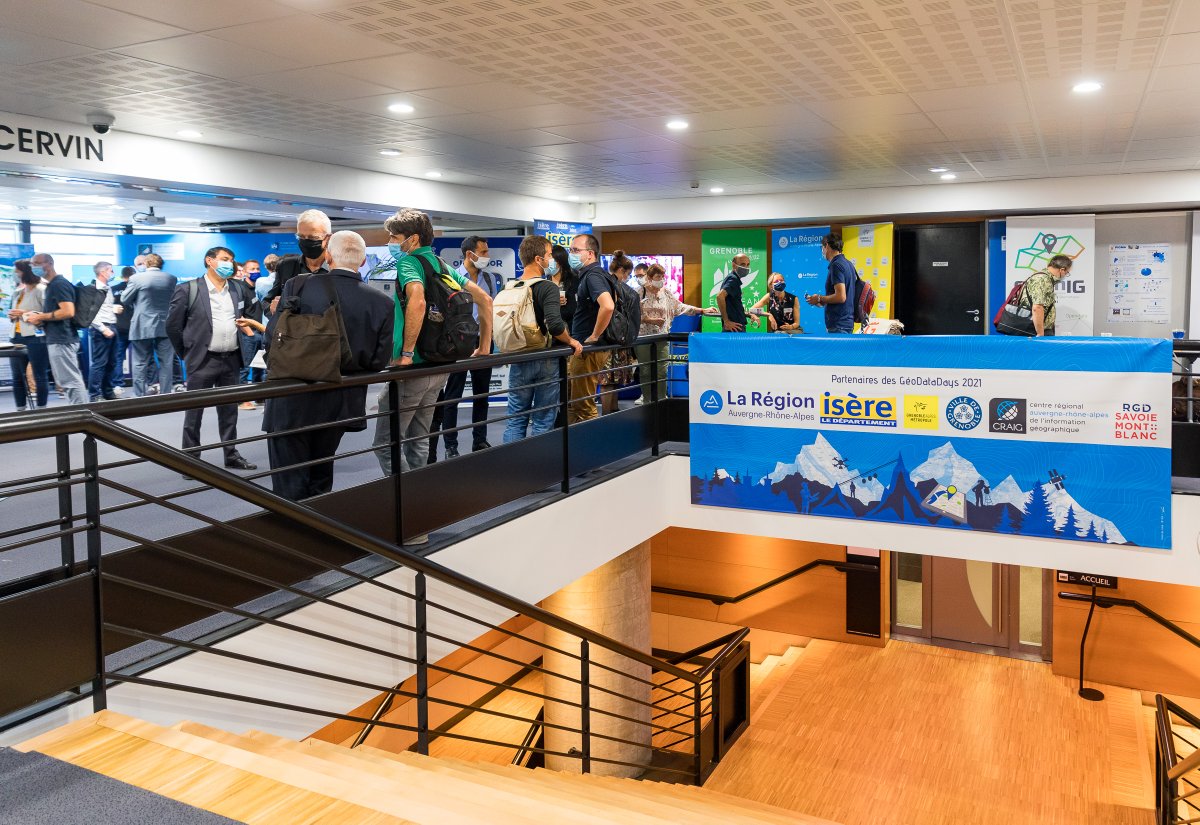 Organisés par <a href="/afigeo_asso_fr/">Afigéo 🌐</a> , les #GeoDataDays continuent ! Avec #passsanitaire et port du masque !
Merci Pierre Jayet pour la photo 📸