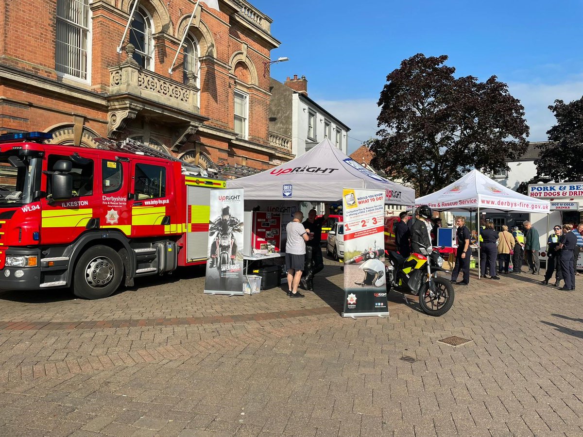 UpRightDerbys's tweet photo. Today we have our #PopUpRight over in #Ilkeston If you are passing. Pop by, say hello. Nice to be out alongside the girls/boys in blue from @down_biker @IlkestonOnCall #ProjectEDWARD https://t.co/rx4A1LXJB2