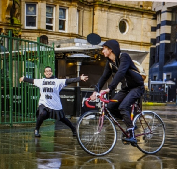 If you are in #Dublin you can still experience 'Dancing With Eco Farmers' today until 4 pm at Castle Market Street, outside Grogan. I found the experience inspiring! It explores the need to reconnect with our bodies and with the Earth in a way that is sustainable #DCAW21