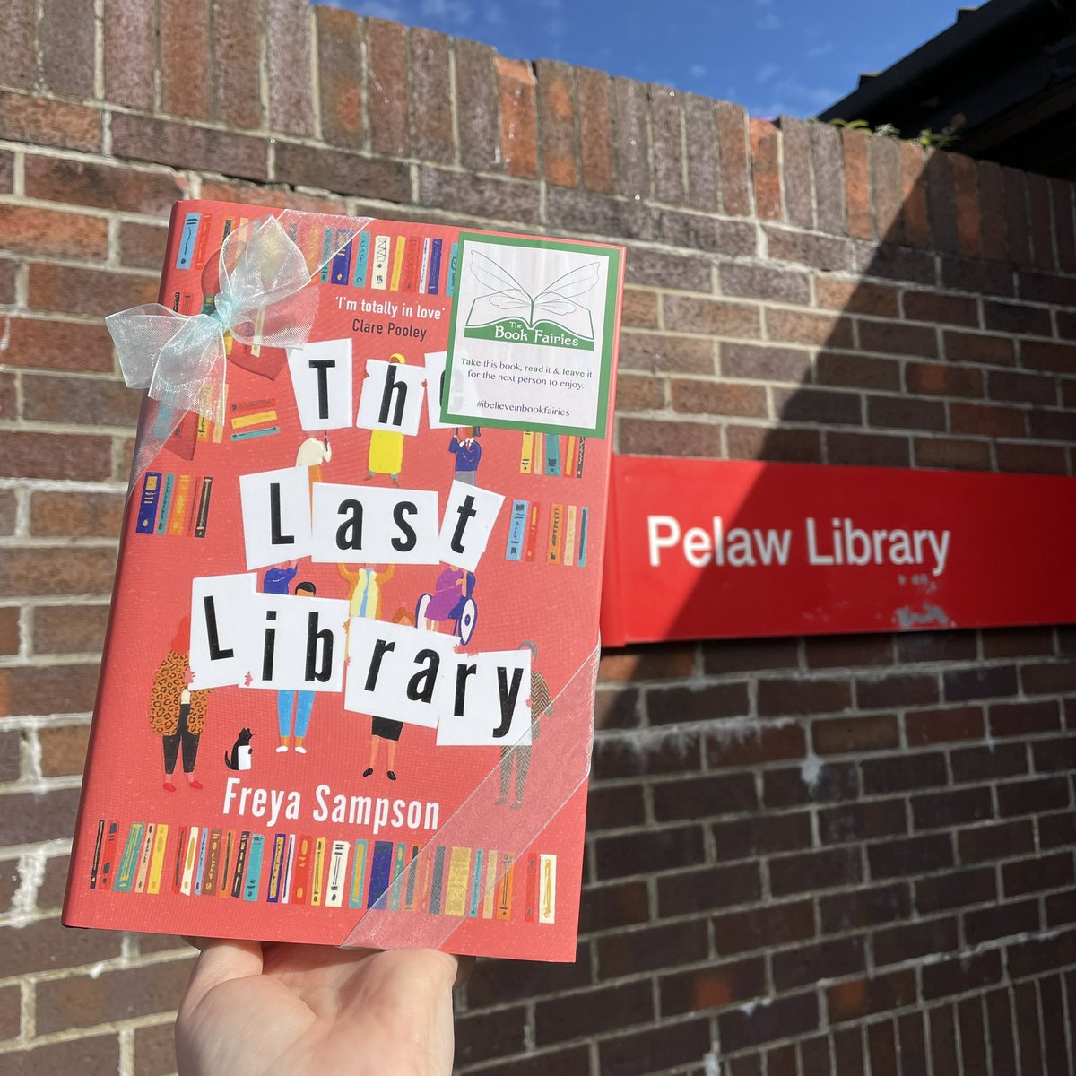 Bookfairies_NE's tweet image. Book fairies have visited @gateslibraries Pelaw Library today and we’ve hidden a copy of The Last Library by Freya Sampson for a lucky reader to find 🥰
#TheLastLibrary #TBFLibrary #ibelieveinbookfairies