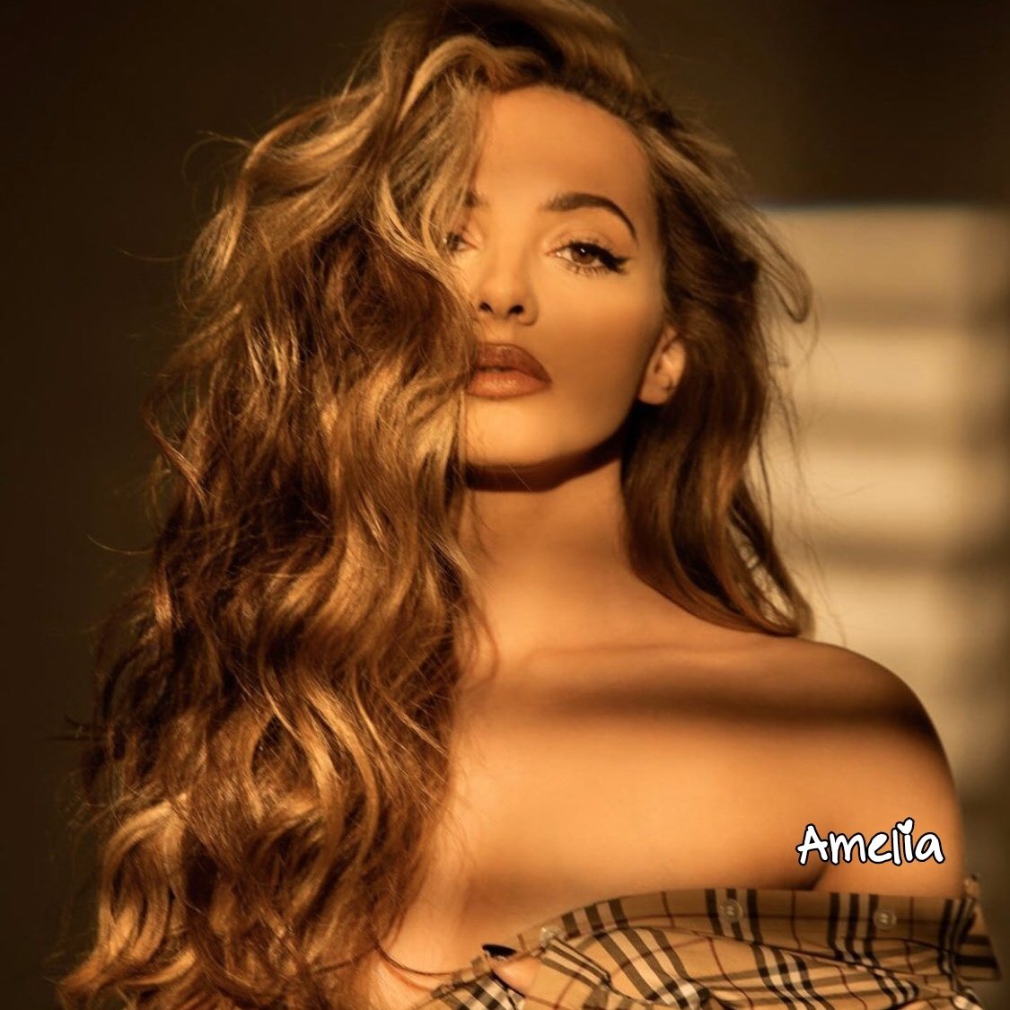 mfsamelia's tweet image. ˗ ˏ ˋI’m the type of girl that look you dead in the eye, i’m real as it comes, I’m the 𝗪𝗼𝗻𝗱𝗲𝗿 𝗪𝗼𝗺𝗮𝗻, let me ho get my dope. I’m a supermodel and mommy, if you see me in the club, I’ll be acting real niceˎ ˊ ˗