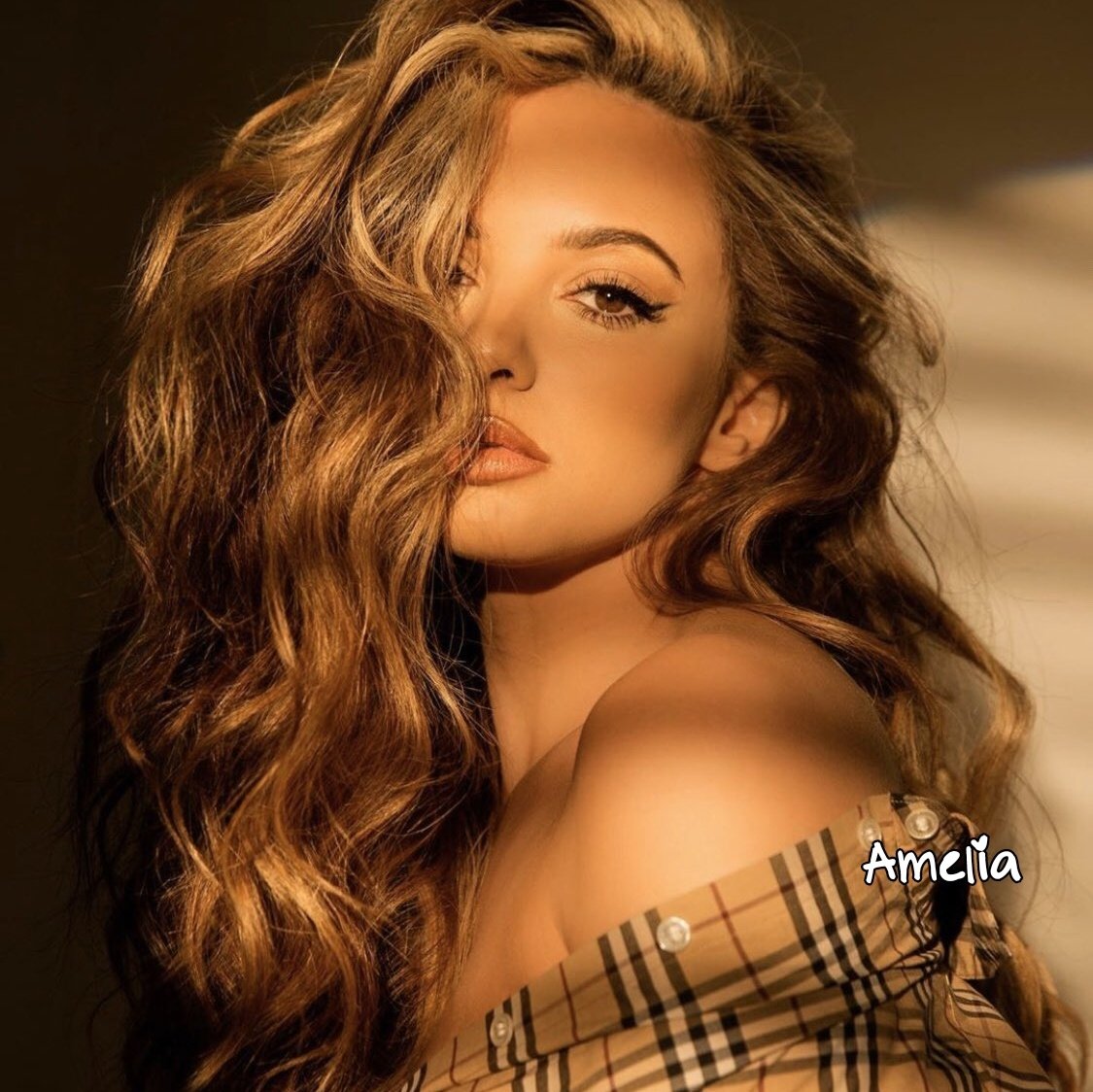 mfsamelia's tweet image. ˗ ˏ ˋI’m the type of girl that look you dead in the eye, i’m real as it comes, I’m the 𝗪𝗼𝗻𝗱𝗲𝗿 𝗪𝗼𝗺𝗮𝗻, let me ho get my dope. I’m a supermodel and mommy, if you see me in the club, I’ll be acting real niceˎ ˊ ˗