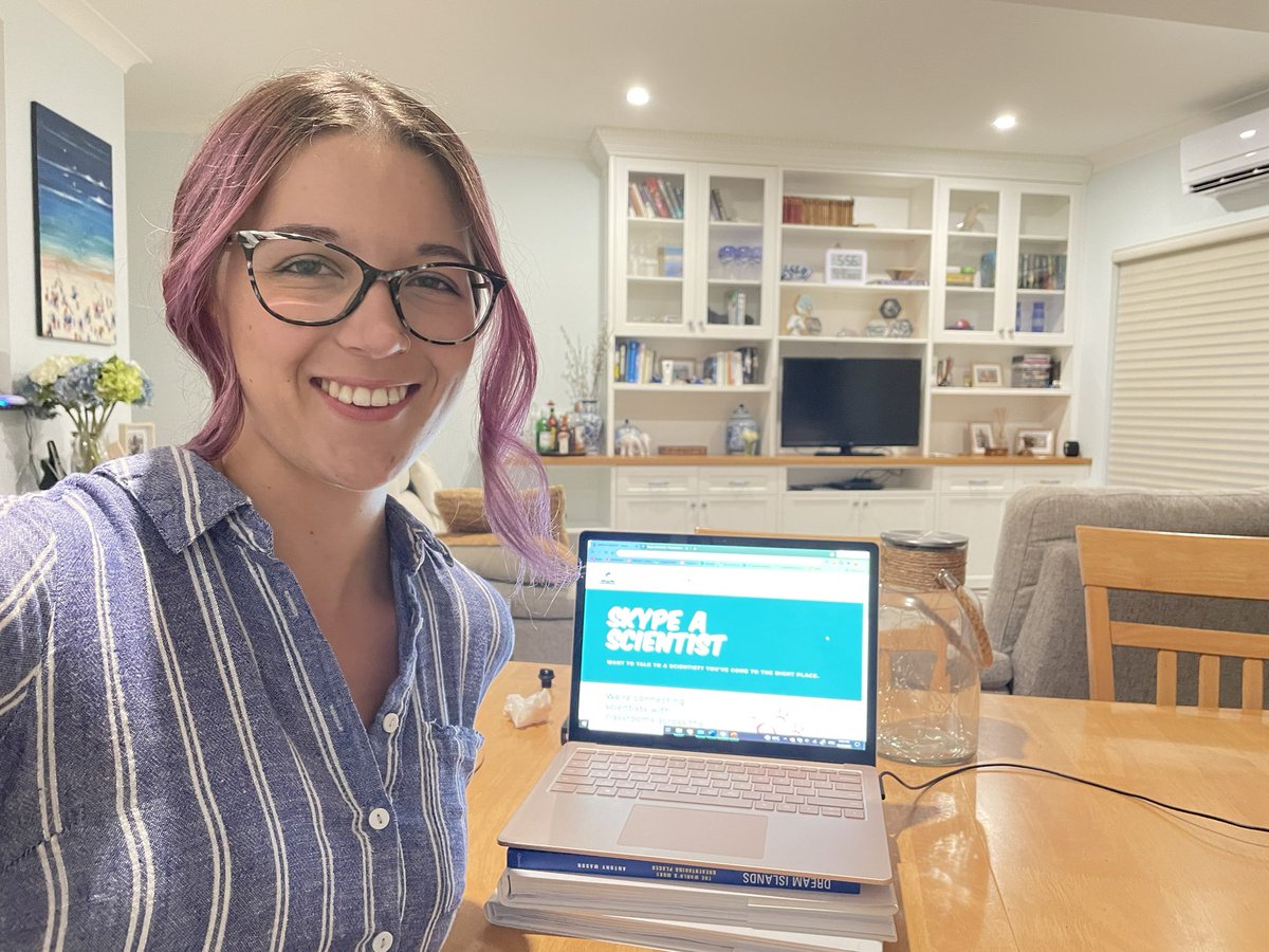 I had a the best time talking to a year 3 class from London with @SkypeScientist! Always a pleasure to talk #dinosaurs #science and #archaeology! #SciCommSeptember