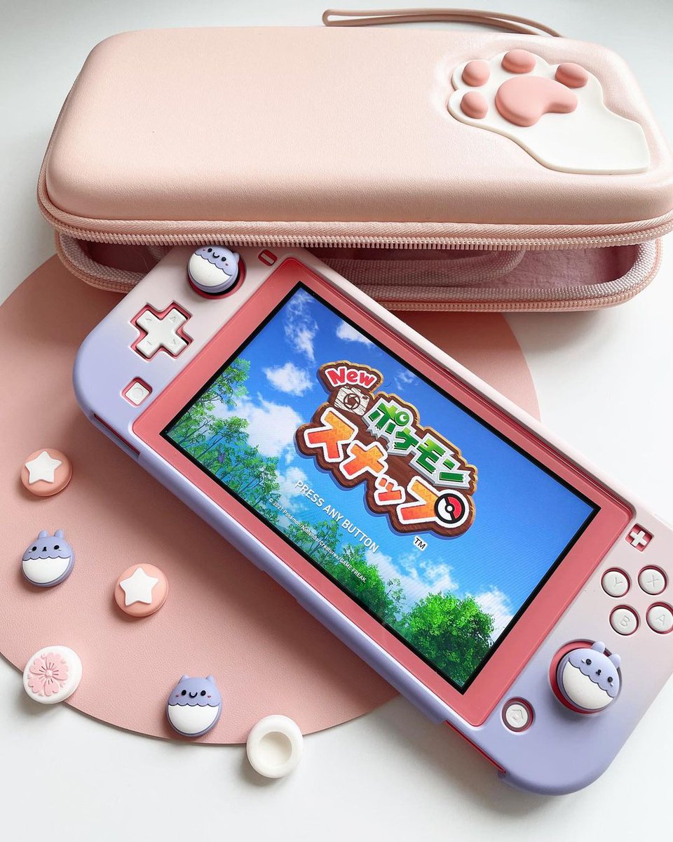 PlayVitalGaming's tweet photo. Pink ๐ and purple ๐ฎ, nice choose! ๐
Thanks for your love to PlayVital! ๐ฅฐ
๐ท Credit: @stephiyan (Instagram)
#playvital #switch #buttoncaps #nintendo #protectivecase #joycon #cute #gamergirls #kawaiiswitch #pinkswitch #catpaws https://t.co/yl7d6tE9Y0
