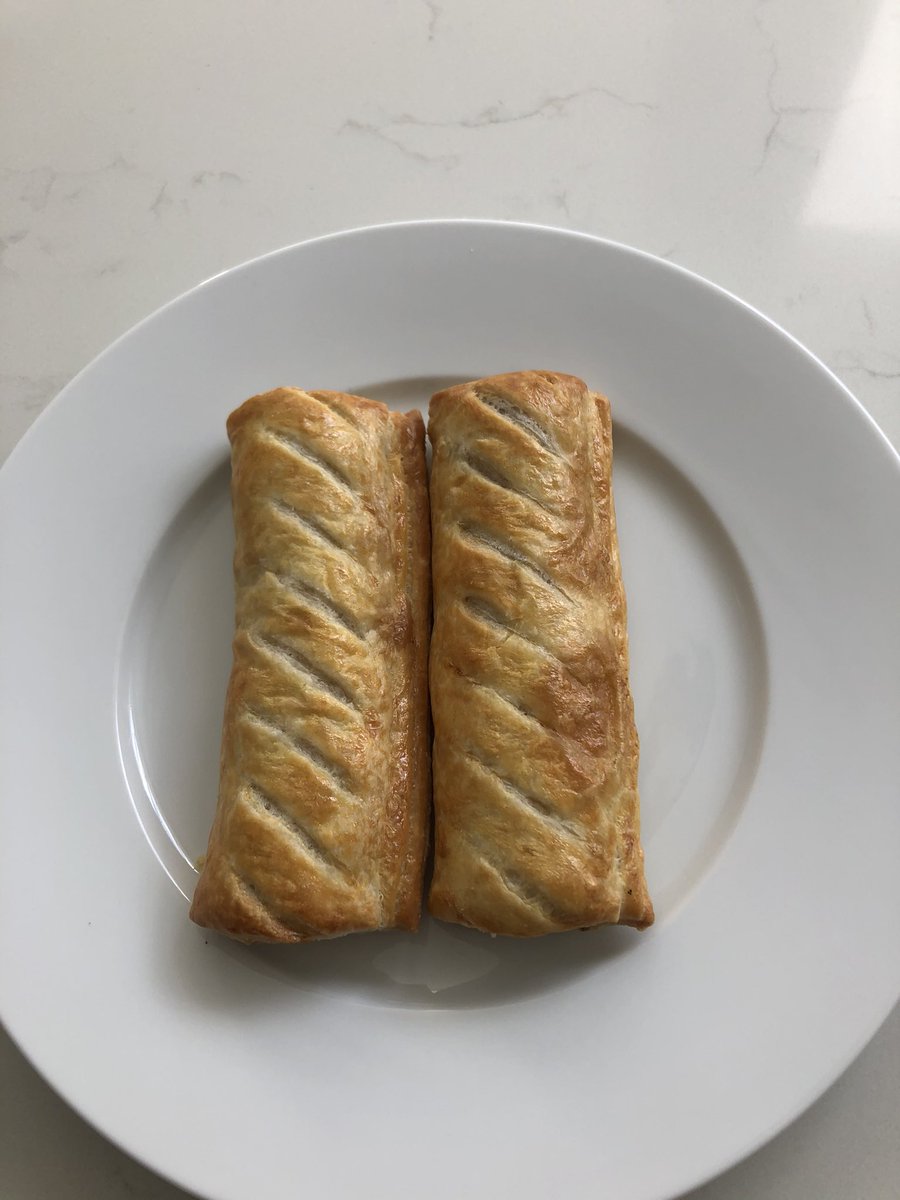 Ryan_Laura_'s tweet image. The enormous pressure on the food supply chain has progressed even further, corned beef pasties have been temporarily delisted from @GreggsOfficial. I’ve had to sub for a double sausage roll #pastryproblems